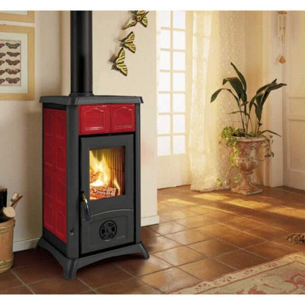 Puissance: 6kW	De quelle puissance ai-je besoin ?  Taille des bûches: 30 cm Diamètre sortie des fumées: 120 Puissance Nominale Max: 6 Kw Rendement: 82,2 % Volume de chauffe: 172 m3